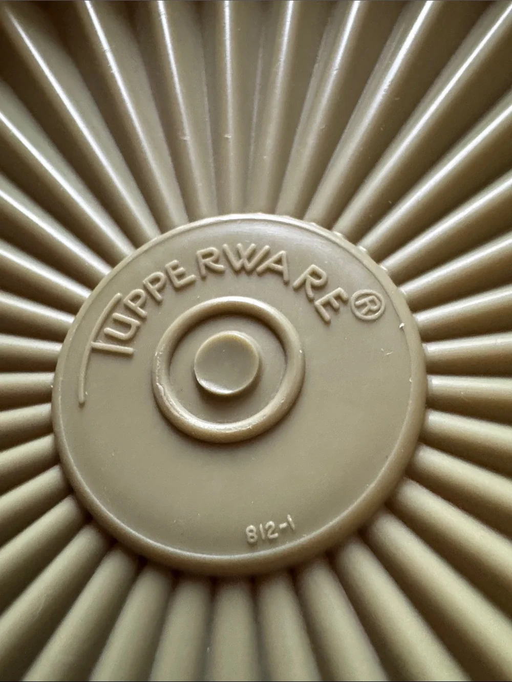 Vintage Tupperware Replacement Lid Servalier Push Lid #812-1 green LID ONLY